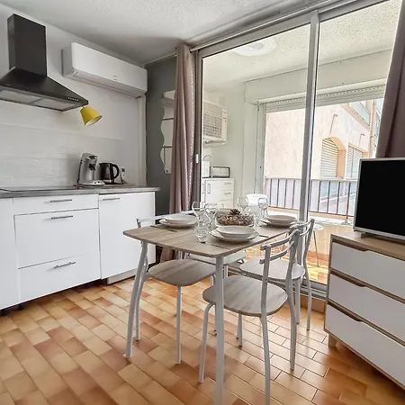 Apartament Lumineux Studio Avec Piscine, Vue Port A Agde *