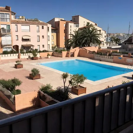Apartament Lumineux Studio Avec Piscine, Vue Port A Agde *